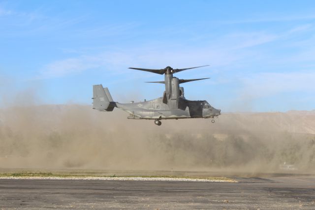 — — - Osprey at Bermuda Dunes Airport! Bermuda Dunes, CA