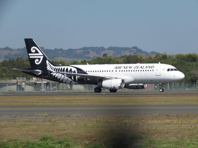 Airbus A320 (ZK-OJG)