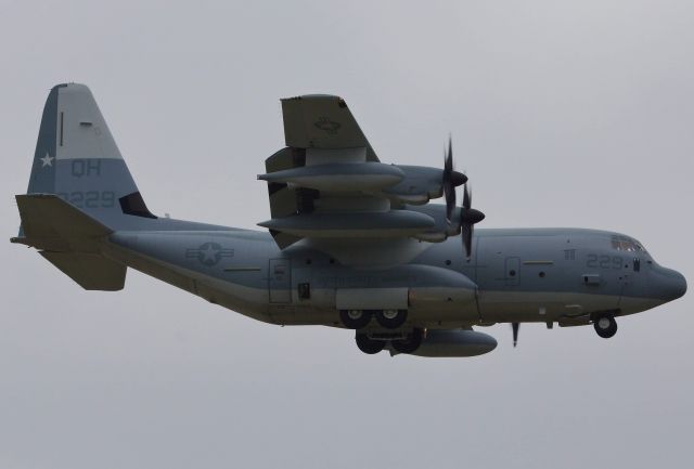 Lockheed C-130 Hercules (16-9229) - A USMC KC-130J of Marine Aerial Refueler Transport Squadron 234 (VMGR-234), the Rangers, arrives back to NAS/JRB Fort Worth. Note the Texas flag on the vertical stabilizer, this is painted specially to differentiate this aircraft as the "CAG" bird (please view in "full" for highest image quality)