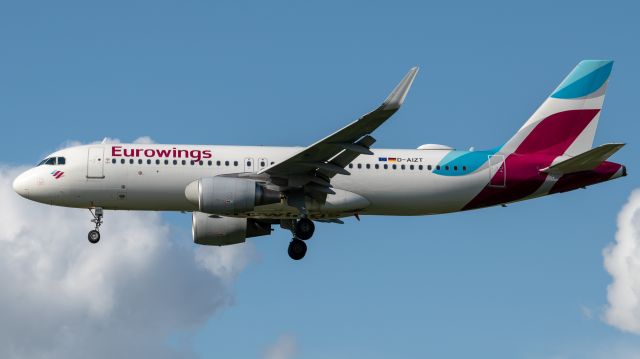 Airbus A320 (D-AIZT)