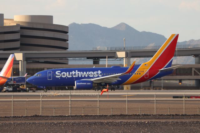 Boeing 737-700 (N7720F)