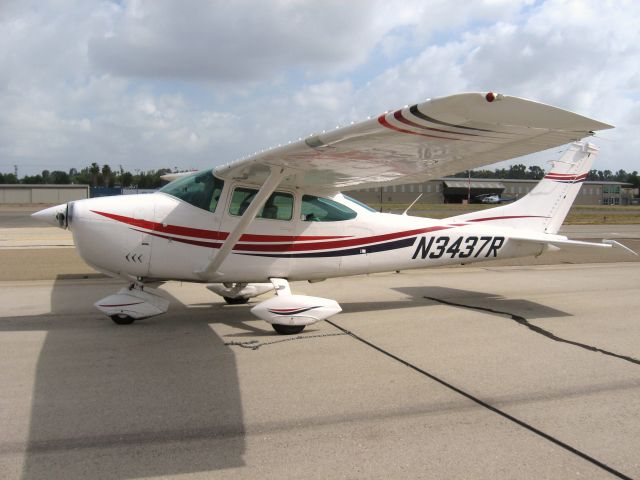 Cessna Skylane (N3437R) - PARKED AT FULLERTON