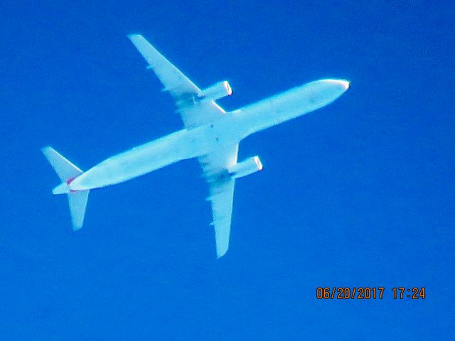 Airbus A321 (N558UW)