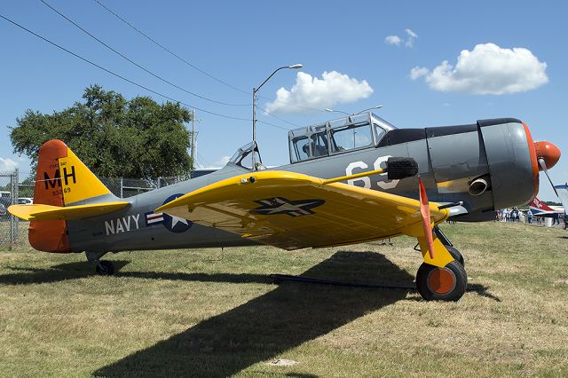 North American T-6 Texan (N61MH) - June 2013