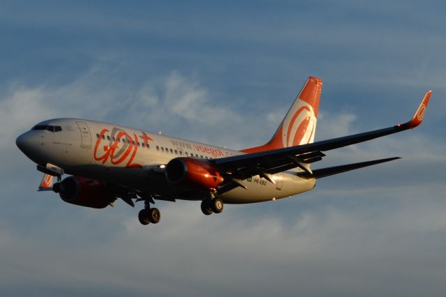 Boeing 737-700 (PR-VBU)