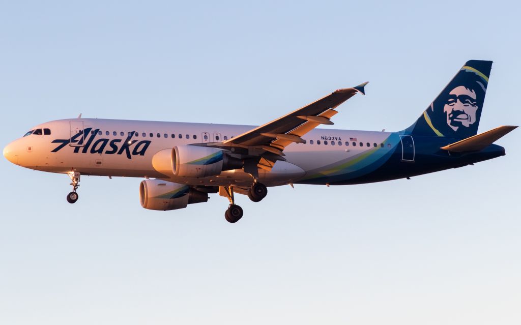 Airbus A320 (N633VA) - Arriving from San Fransisco.