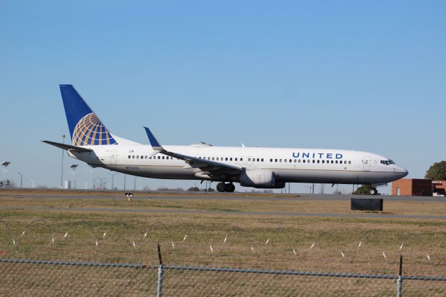 Boeing 737-900 (N75426)