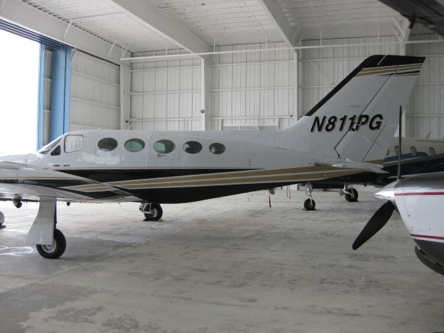 Cessna 421 (N811PG)