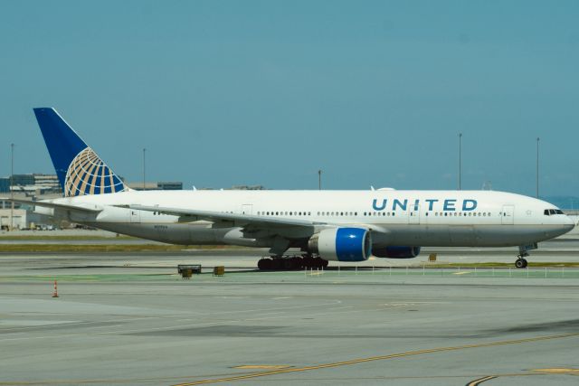 Boeing 777-200 (N219UA) - UA300 SFO-HNL 4/14/23