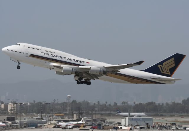 Boeing 747-400 (9V-SPF)