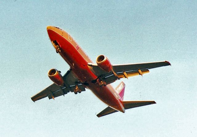 — — - Southwest 737 on approach to Ontario, CA