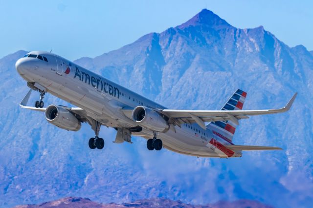 Airbus A321 (N163AA) - American Airlines A321 taking off from PHX on 10/9/22. Taken with a Canon 850D and Tamron 150-600mm G2 lens.