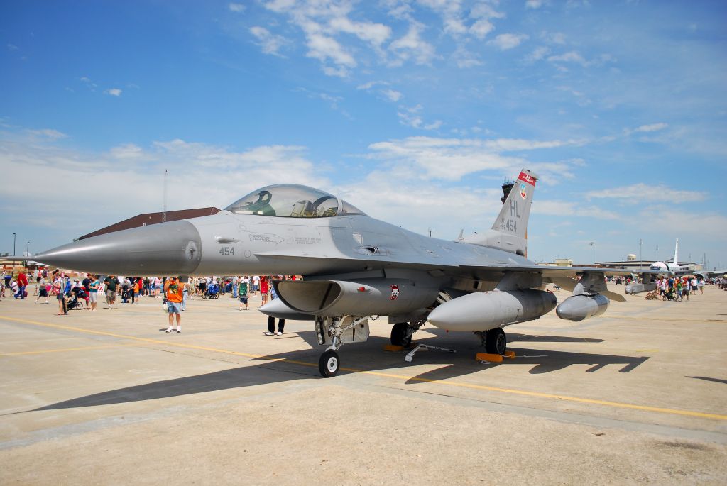 Lockheed F-16 Fighting Falcon (78-8454) - F-16 on static display at Wings Over Whiteman 2009.