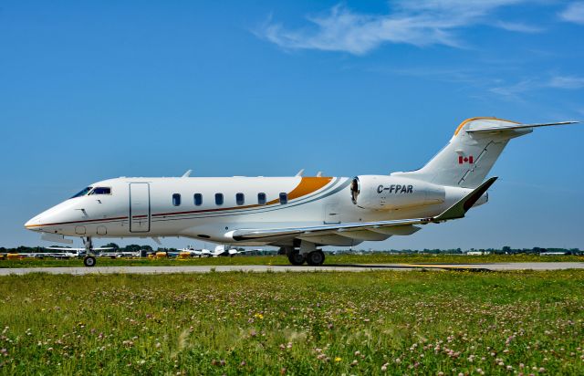 Canadair Challenger 350 (C-FPAR) - Visiting CYHU, August 2024