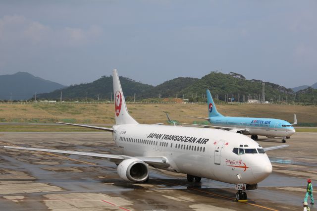 BOEING 737-400 (JA8938)