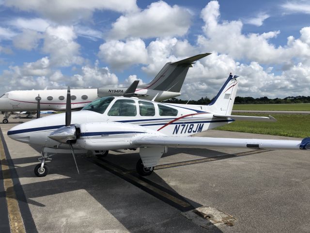 Beechcraft 55 Baron (N718JM)