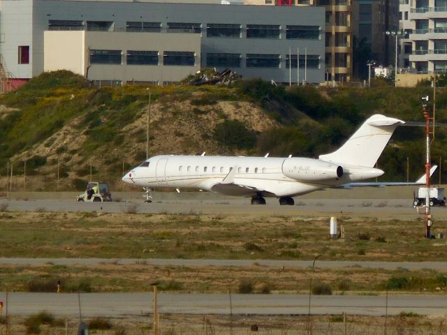 Bombardier Global 5000 (M-BLUE)