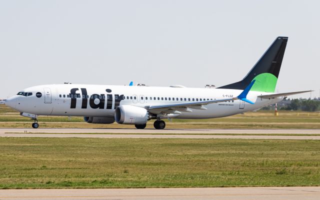 Boeing 737 MAX 8 (C-FLQZ)