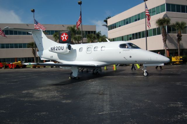 Embraer Phenom 100 (N82DU)