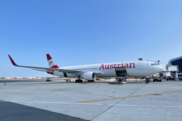 BOEING 767-300 (OE-LAY) - JAPAN