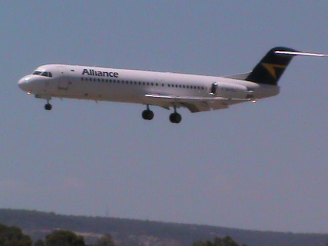 Fokker 100 (VH-XWR)