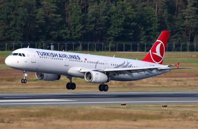 Airbus A321 (TC-JMH)