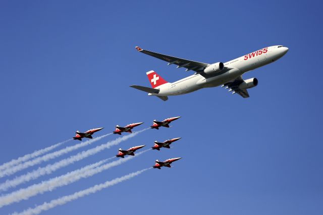 Airbus A330-300 (HB-JHN) - SWISS A-330 and Patrouille Swiss, Air 14 Payerne