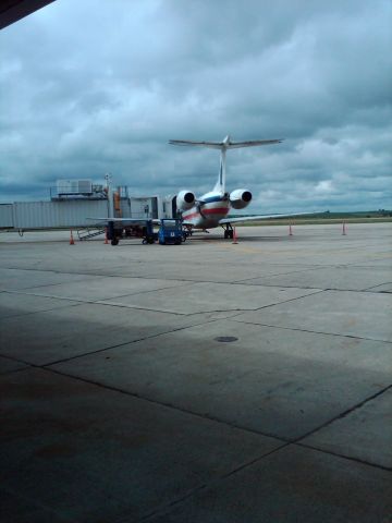 Embraer ERJ-135 (N381SK)