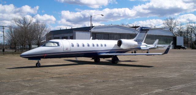 Learjet 45 (N432FX)