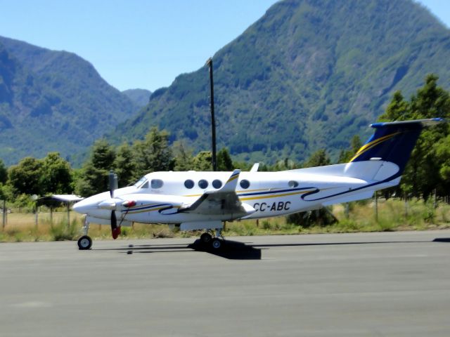 Beechcraft Super King Air 200 (CC-ABC)