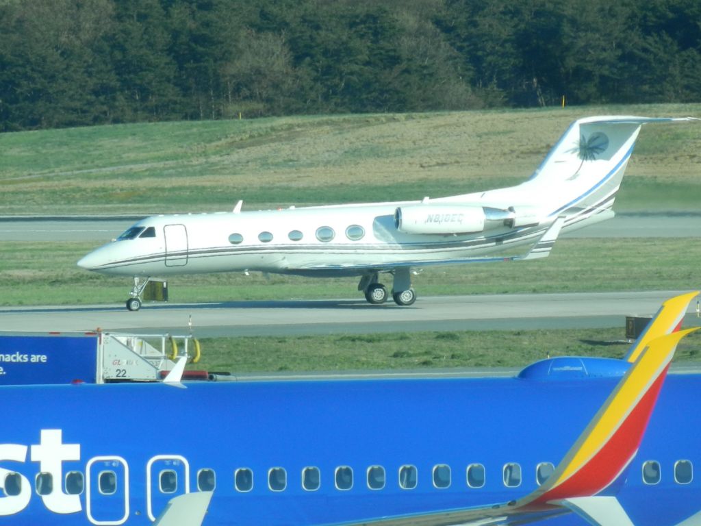 Gulfstream Aerospace Gulfstream 3 (N818EC) - N818EC, A Old & Gold Gulfstream III With Her Beautiful Loud And Smoky RR SPEYS, Taxies To The General Aviation Ramp At BWI Int, Take Those Hushkits Off The Aircraft, Let The Speys Sing!