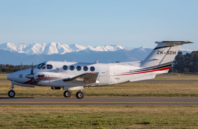 Beechcraft Super King Air 200 (ZK-SDH) - SKL5 arriving from NZDN.