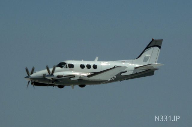 Beechcraft King Air 90 (N331JP) - Reliant Airs King Air 90. They have the lowest fuel prices on the Danbury (KDXR) airport!