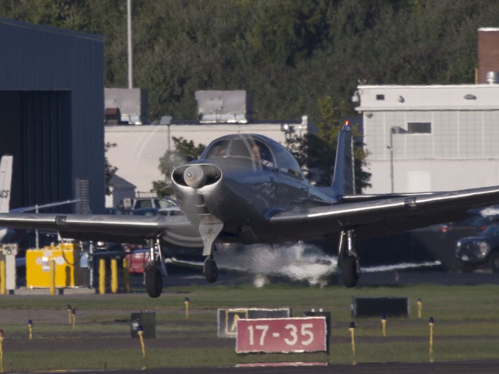 Piaggio P-149 (N149DD) - Take off runway 26.