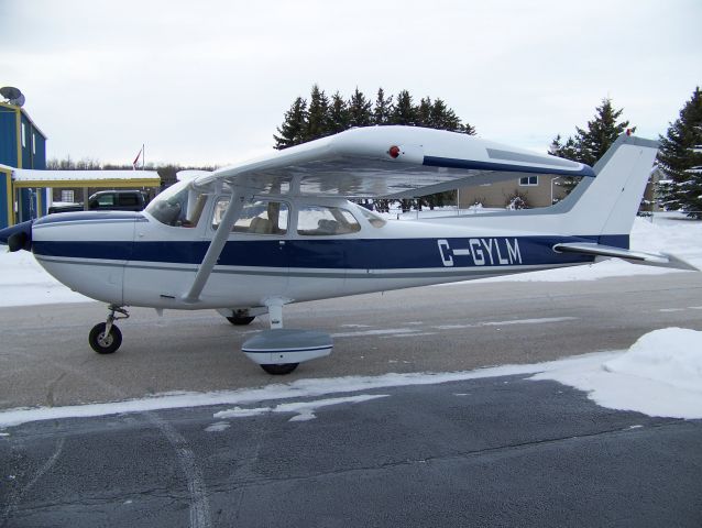 Cessna Skyhawk (C-GYLW)