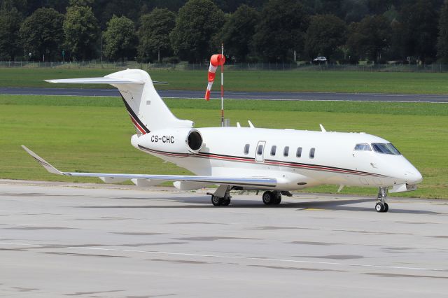 Canadair Challenger 350 (CS-CHC)