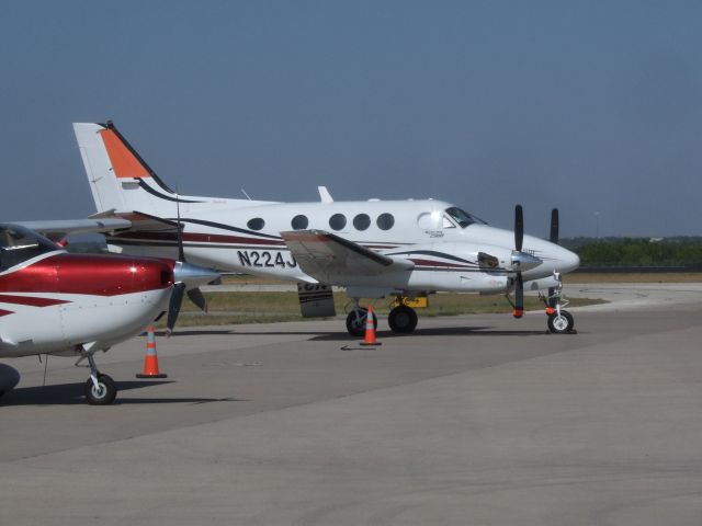 Beechcraft King Air 90 (N224JE)