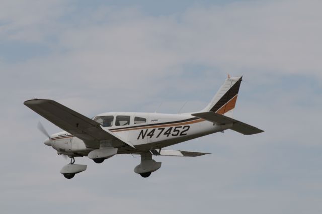 Piper Cherokee (N47452)