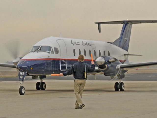 Beechcraft 1900 (N255GL)