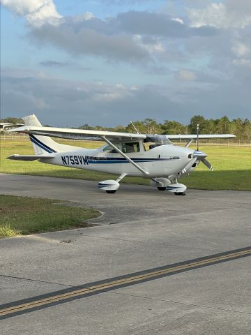 Cessna Skylane (N759VM) - Ramp