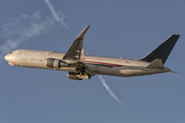 BOEING 767-300 (C-FCPD) - 25th January, 2024: East Imperial Ave view of takeoff from rwy 25R at LAX. This aircraft started its life as a passenger airliner for LAN Chile back in 1997. 