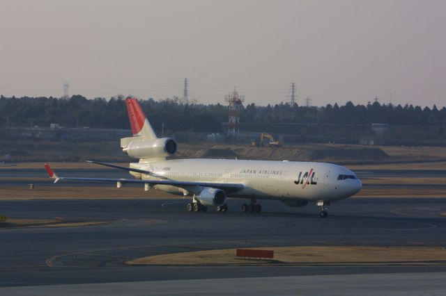 Boeing MD-11 (JA8582)