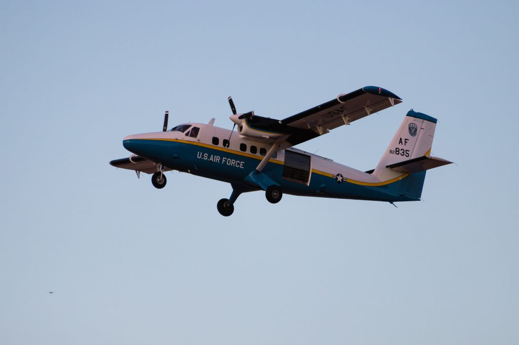 De Havilland Canada Twin Otter —