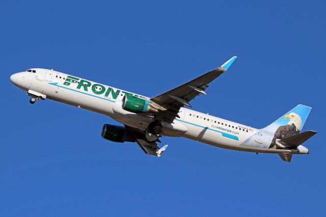 Airbus A321 (N709FR) - FFT93, “Steve the Eagle”, departing RWY 24R for a warmer Cancun Intl (CUN / MMUN) on Friday 8 Dec 2017.