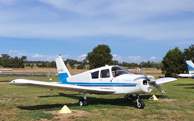 Piper Cherokee (VH-WRJ)