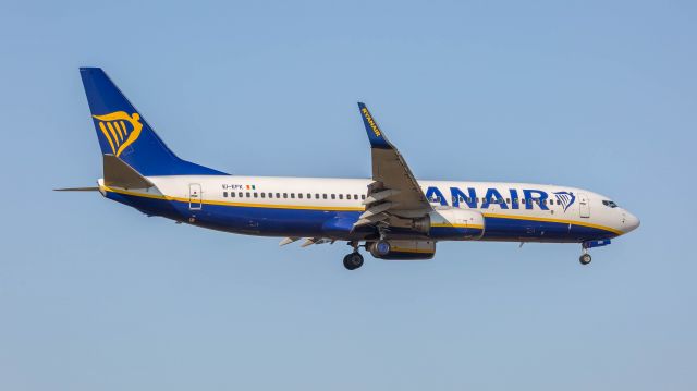Boeing 737-700 (EI-EFK)