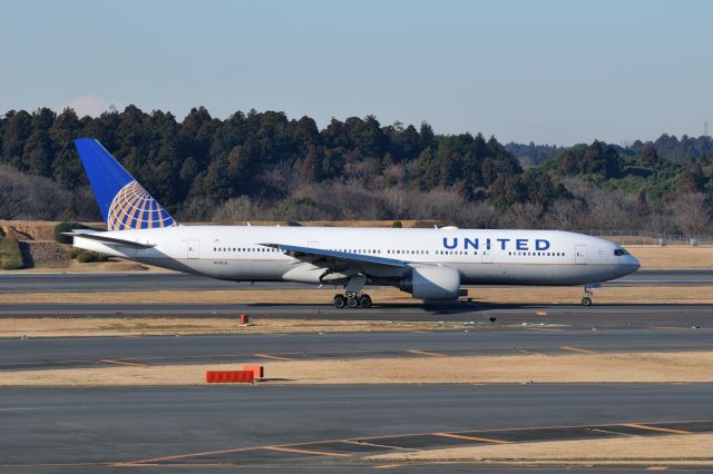 Boeing 777-200 (N211UA) - 2015/1/11