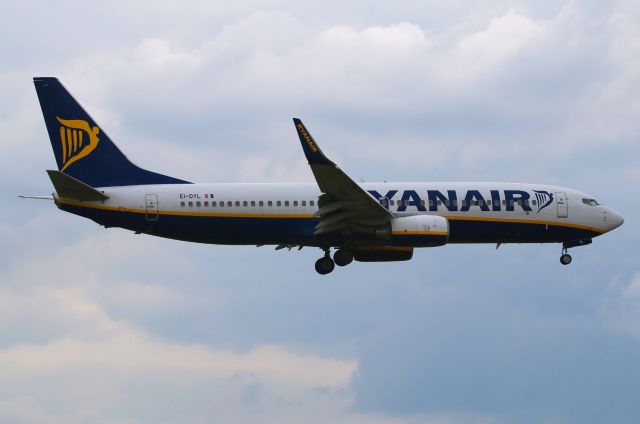 Boeing 737-800 (EI-DYL)
