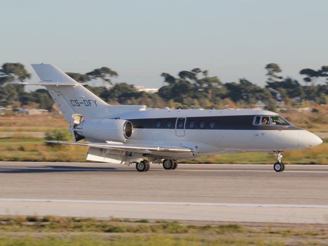 Hawker 800 (CS-DFY)