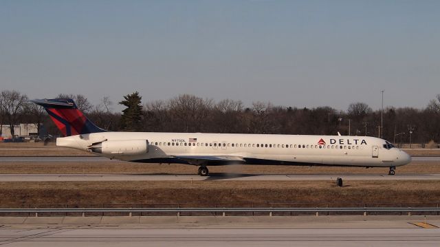 McDonnell Douglas MD-88 (N975DL)